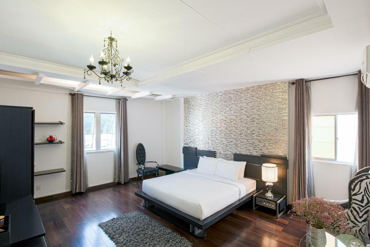 A&Em - The Petit Hotel Хошимин Экстерьер фото